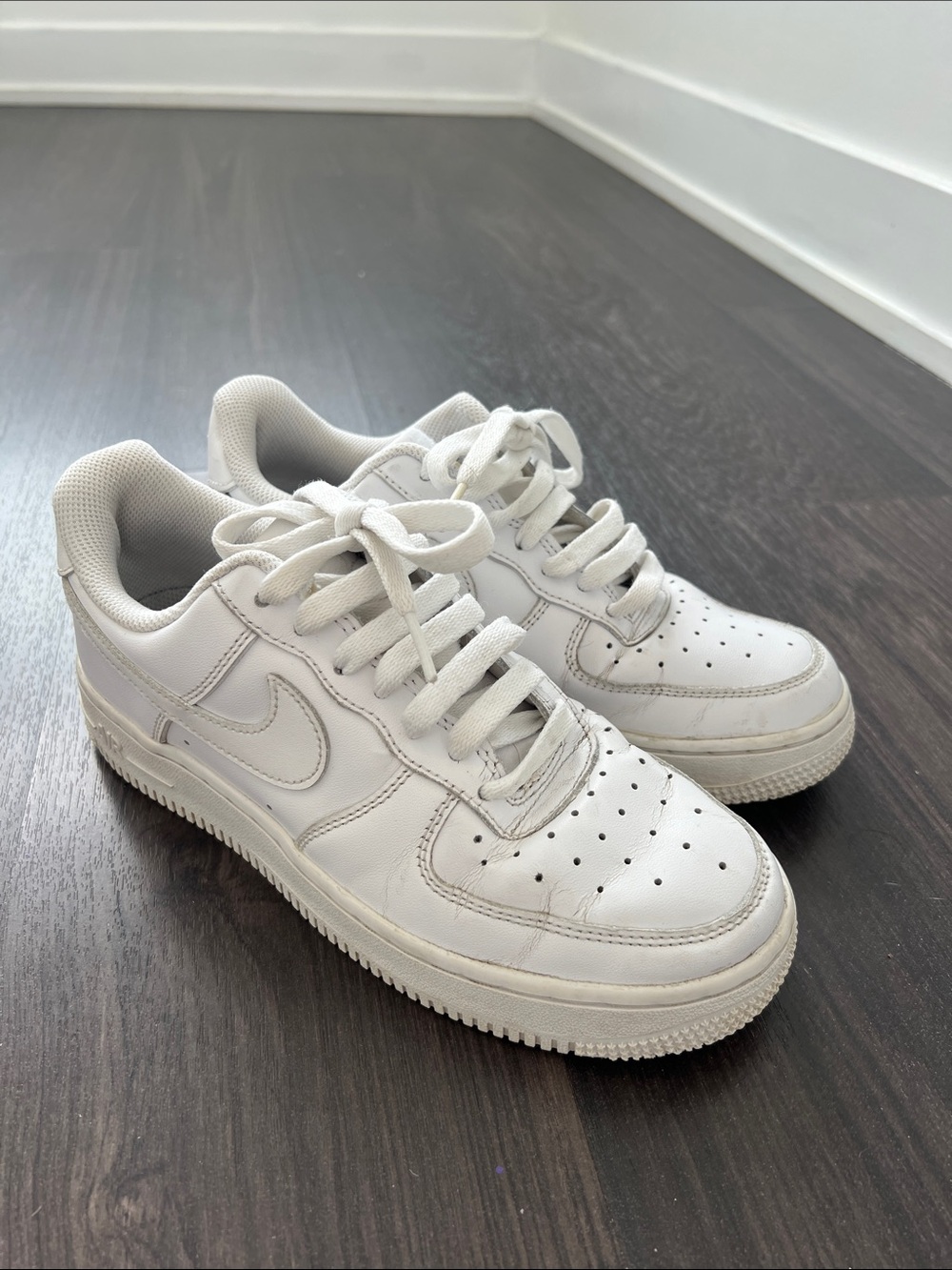 Women’s Nike Airforce 1 Low-Top Leather White Sneakers